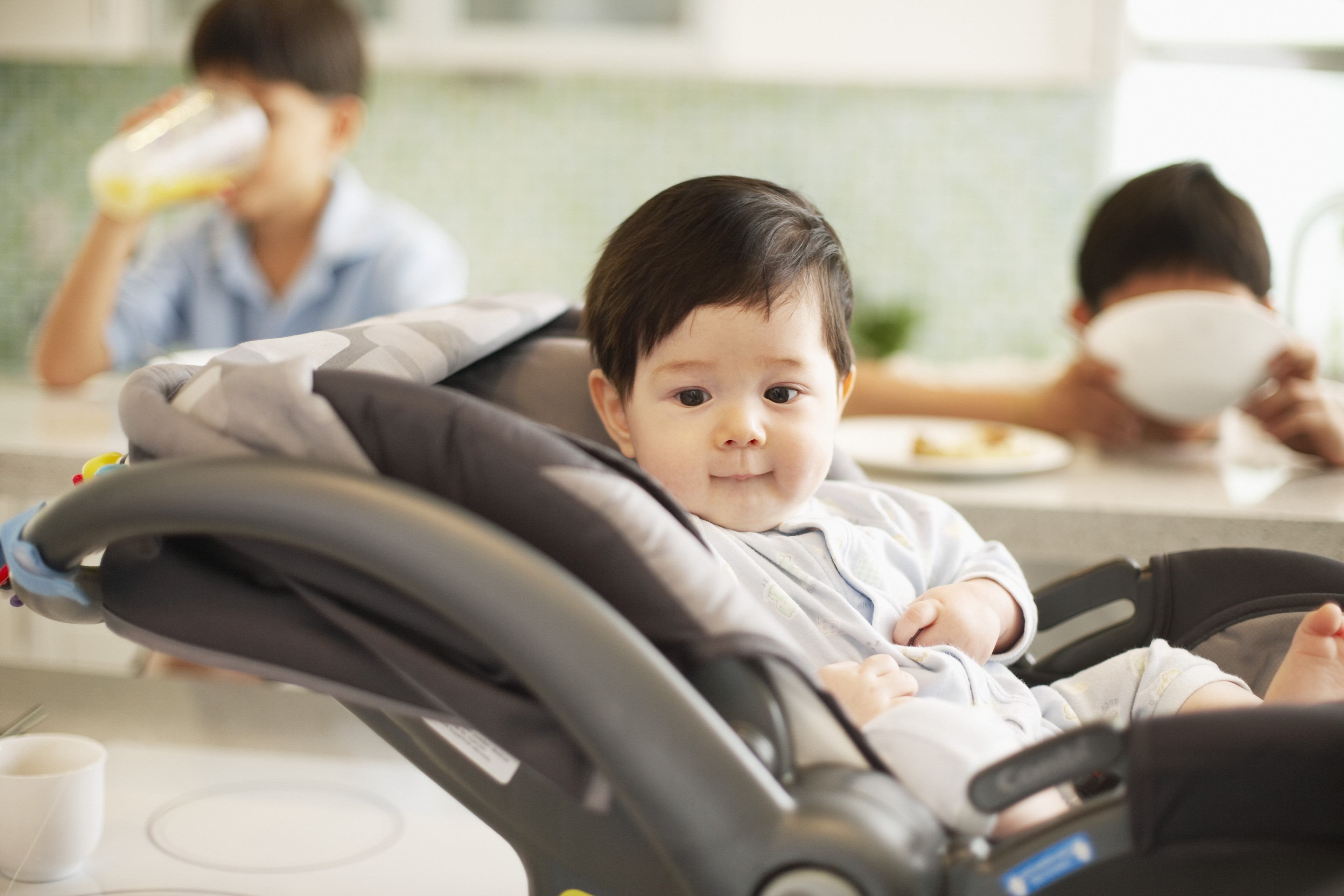 Plassér babyen i bilsetet før du går ut til bilen.