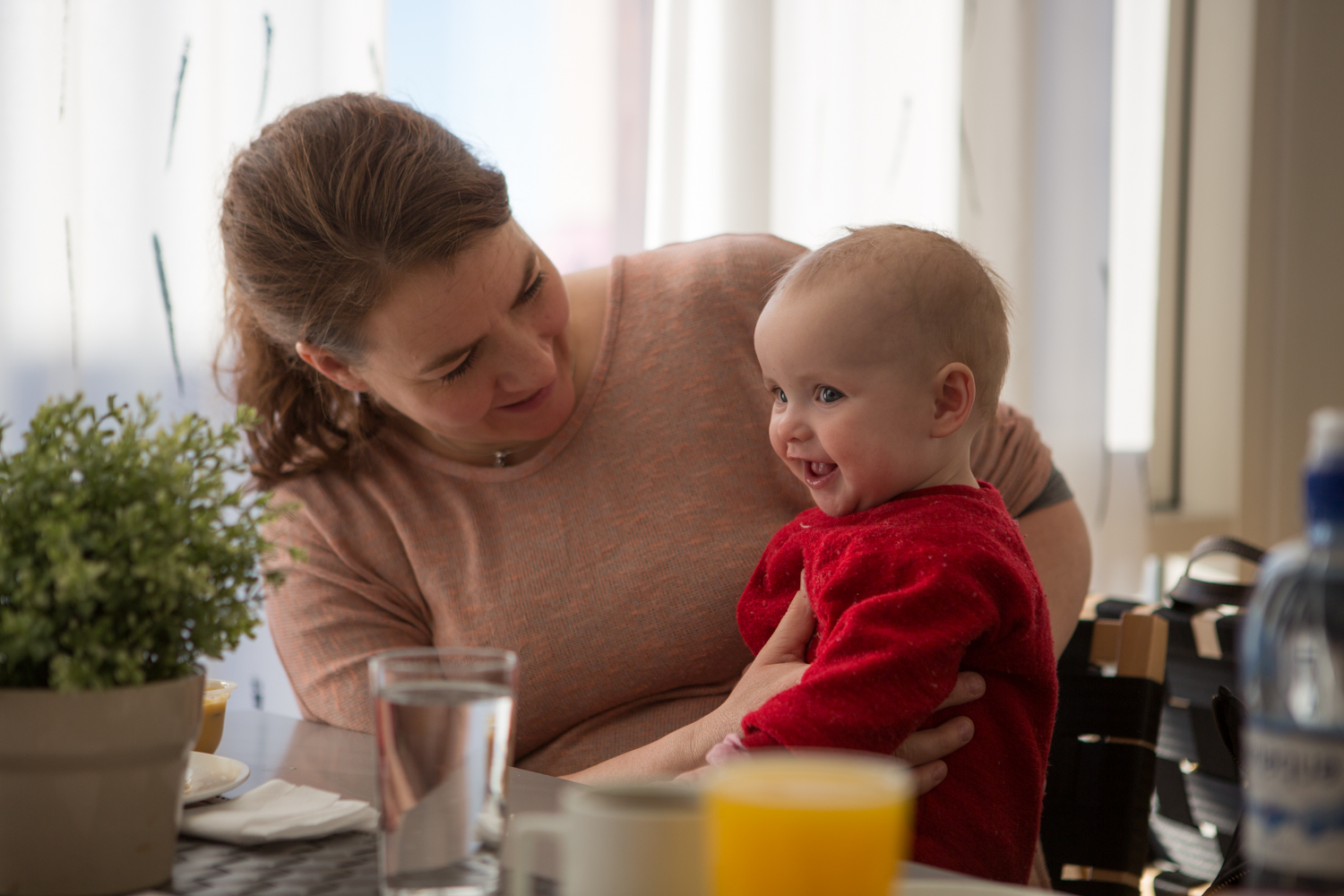 Mor med baby på fanget